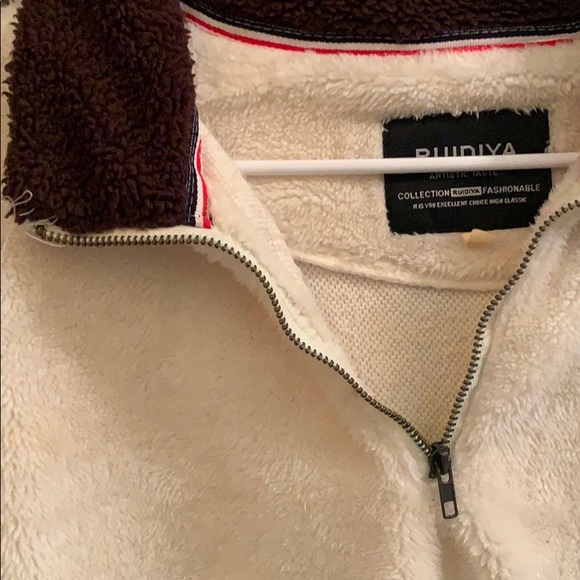 Large fluffy jacket - Picture 2 of 2